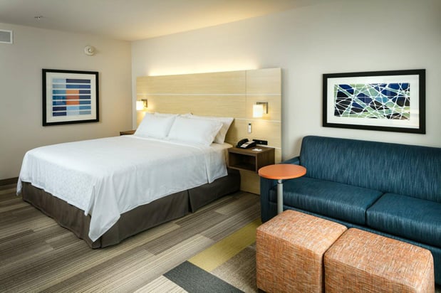 Images Holiday Inn Express & Suites Medford by IHG
