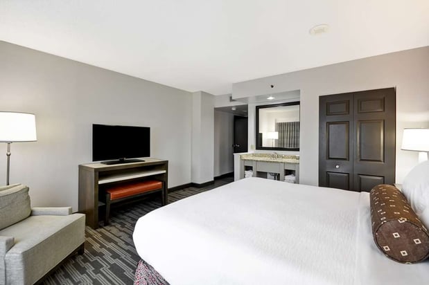 Images Embassy Suites by Hilton Charlotte