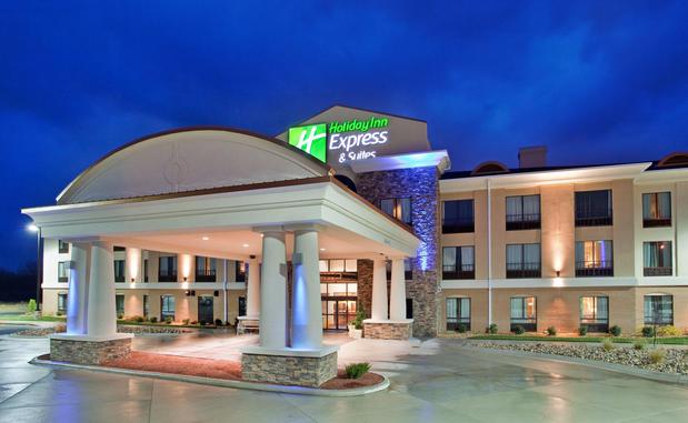 Images Holiday Inn Express & Suites Saint Robert - Leonard Wood, an IHG Hotel