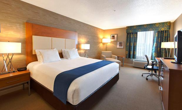 Images Holiday Inn & Suites Spring - the Woodlands Area by IHG