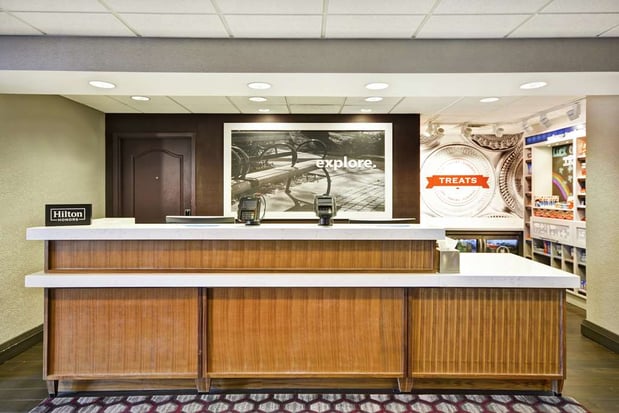 Images Hampton Inn & Suites Columbus-Easton Area