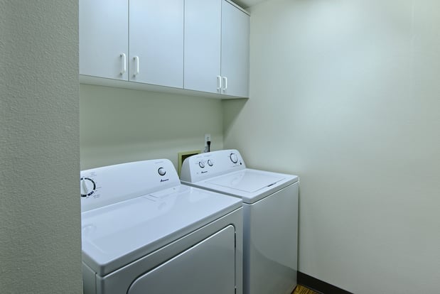 Images Oxford Suites Yakima