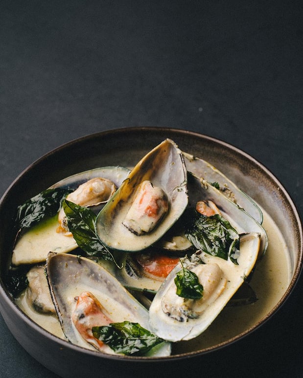 Images Chasin' Tails: Seafood that Celebrates!