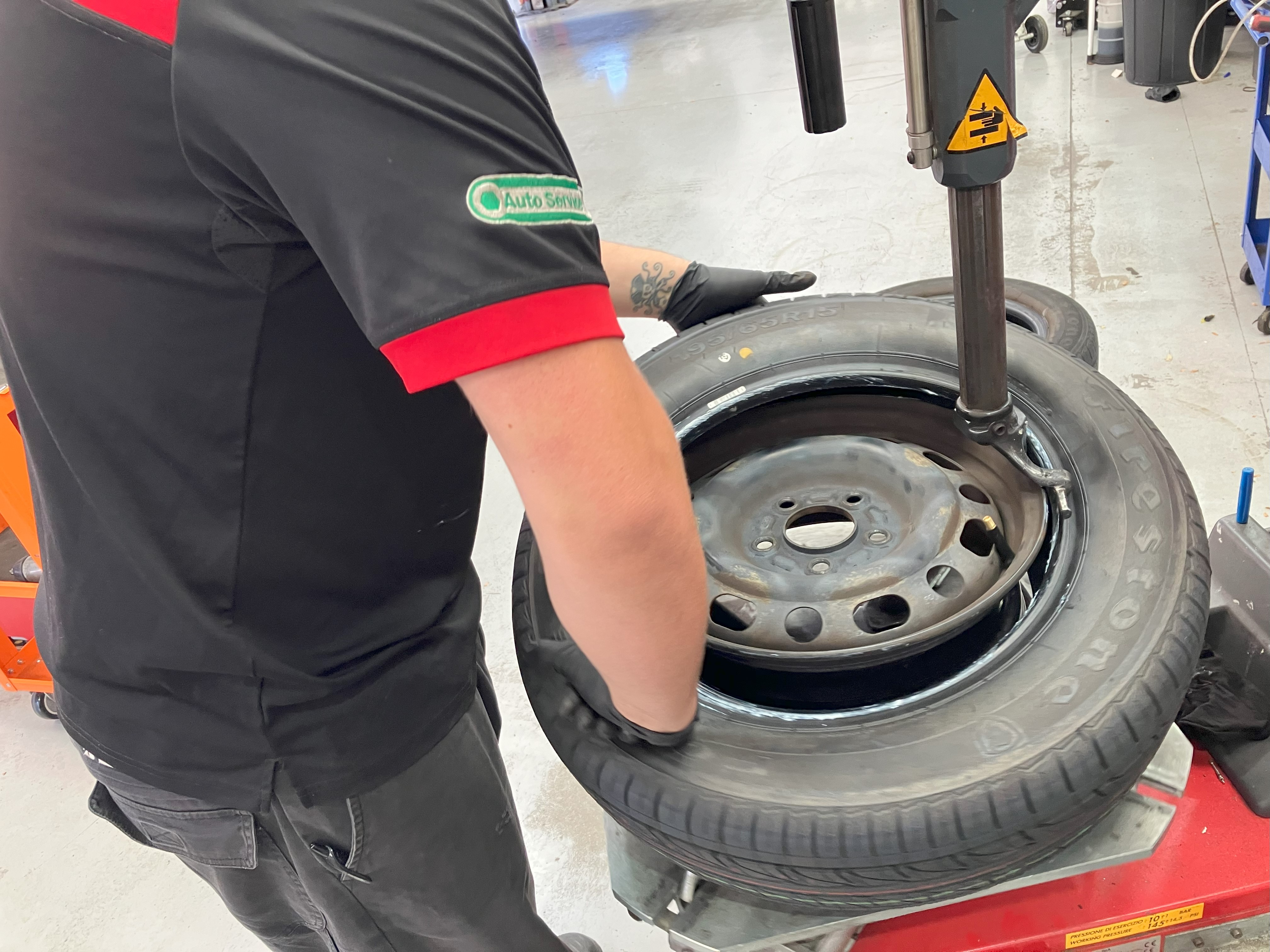 Images Bridgestone Select Tyre & Auto Success