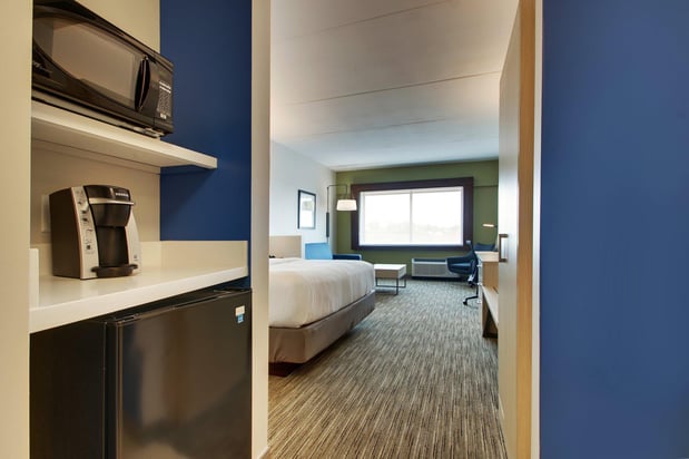 Images Holiday Inn Express & Suites Elizabethtown North by IHG