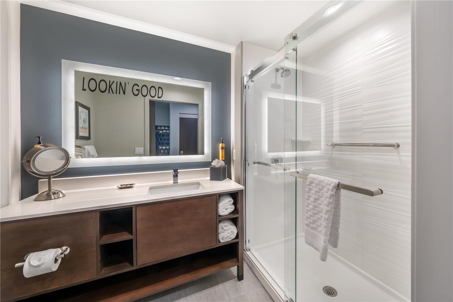 Double Queen Guest Bathroom