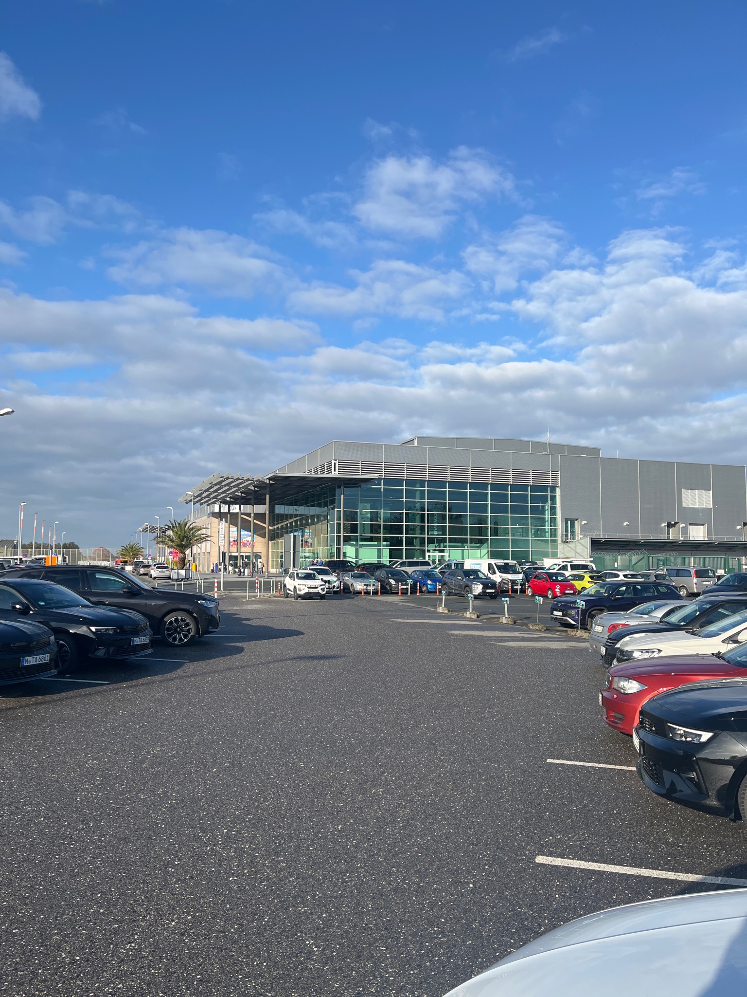 SIXT Autovermietung Weeze/Niederrhein Flughafen, Flughafen-Ring 1 in Weeze