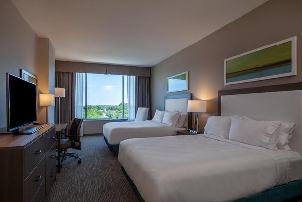 Images Holiday Inn Cleveland Clinic by IHG