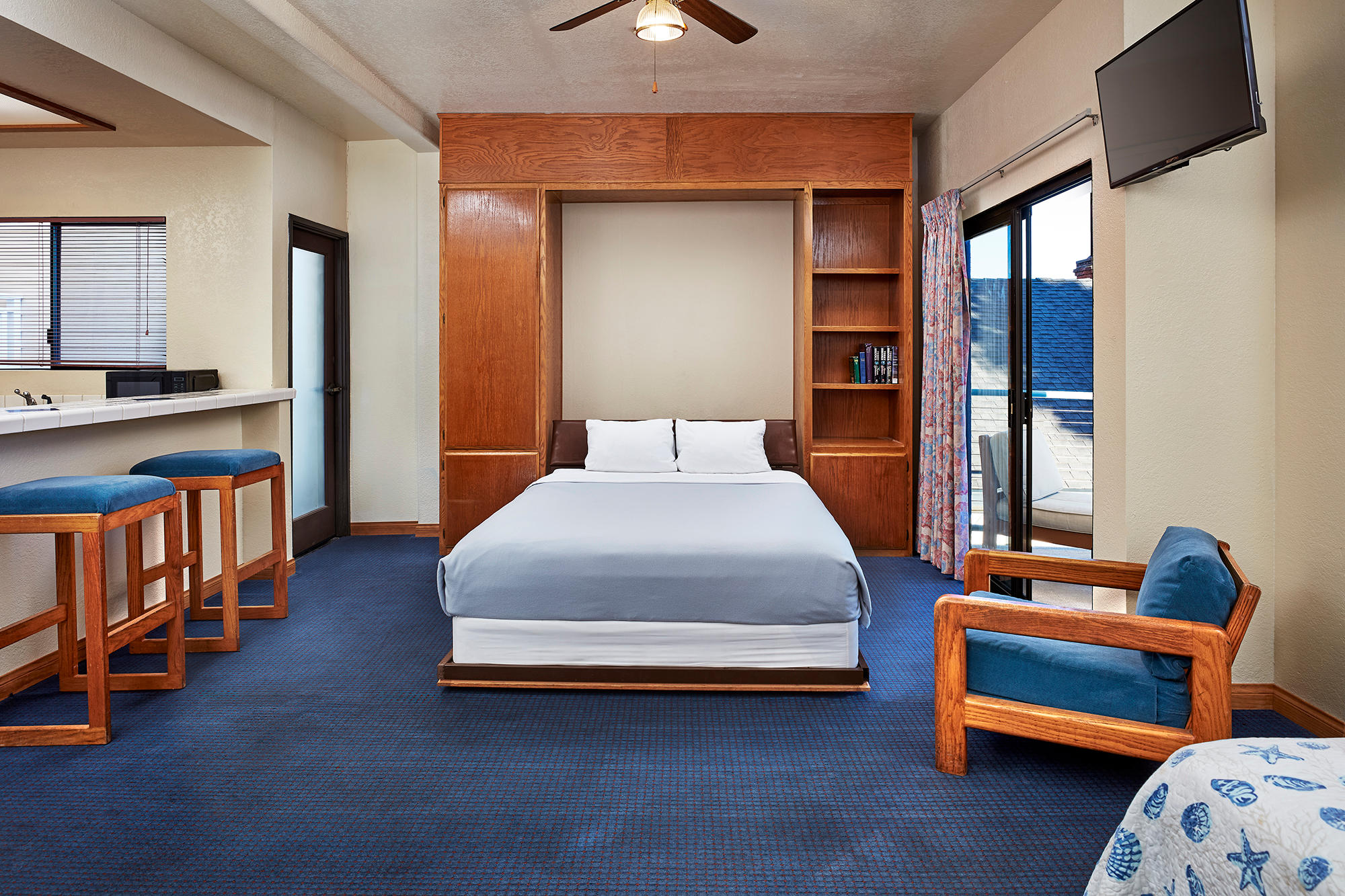 Seaport Village Inn Catalina Island Guest Rooms and Suites
