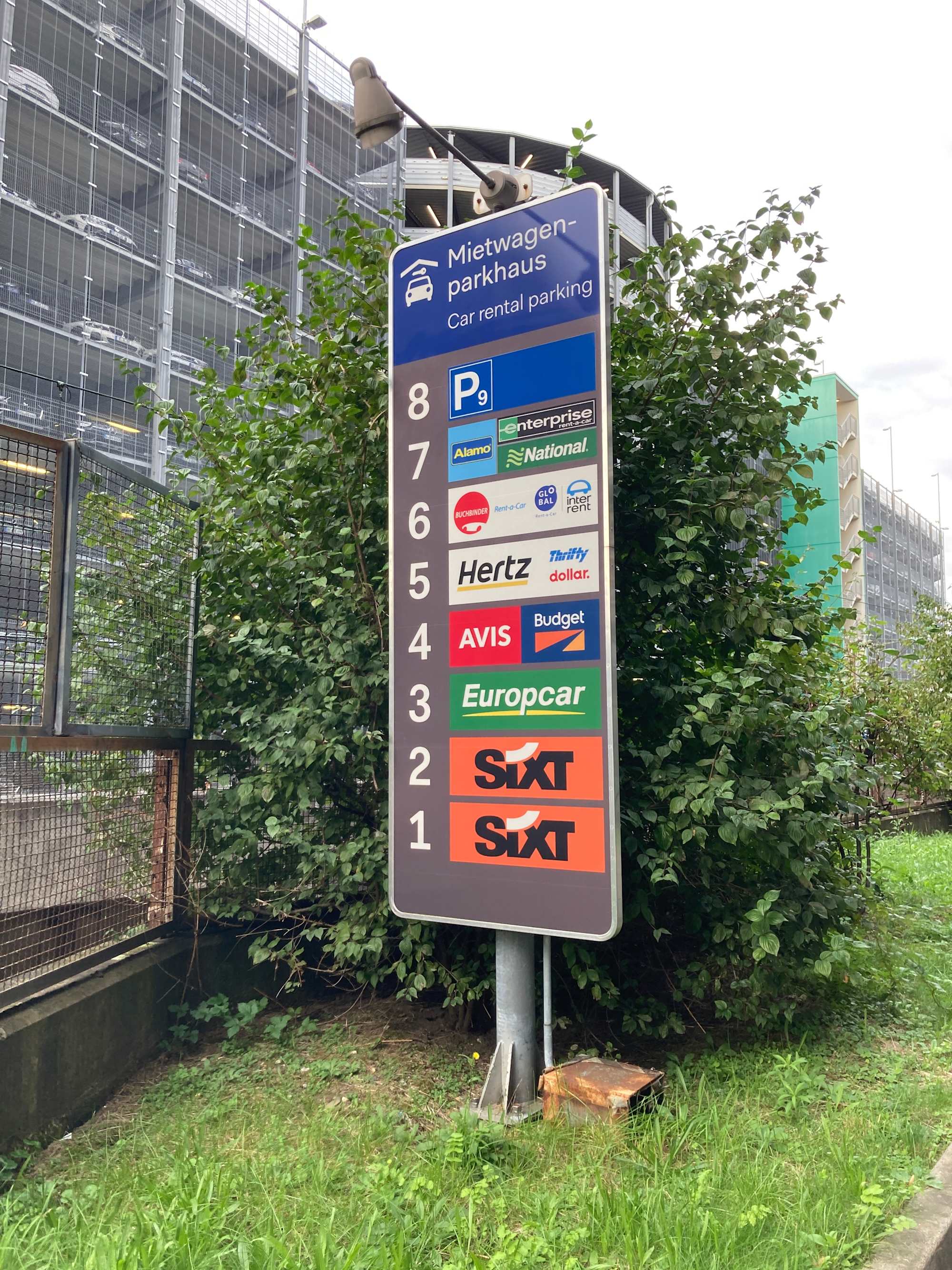 SIXT Autovermietung Düsseldorf Flughafen, Terminal Ring 1, Zentralgeb. in Düsseldorf