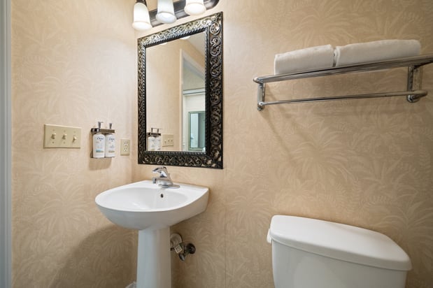Images Holiday Inn & Suites Clearwater Beach S-Harbourside by IHG