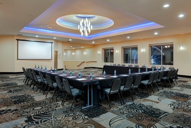 Images Holiday Inn Express & Suites Atlanta Downtown by IHG