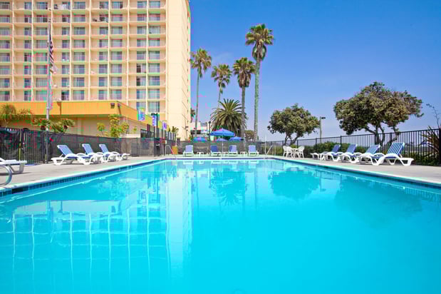 Images Crowne Plaza Ventura Beach by IHG