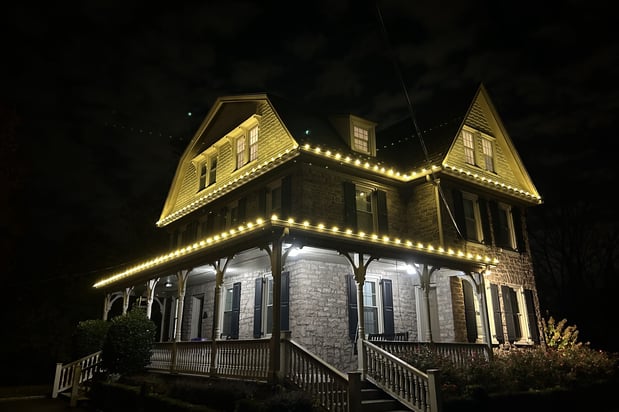 Images Rudy & Co. Holiday Lighting