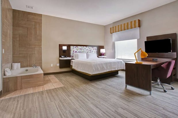 Images Hampton Inn & Suites Dallas-DeSoto