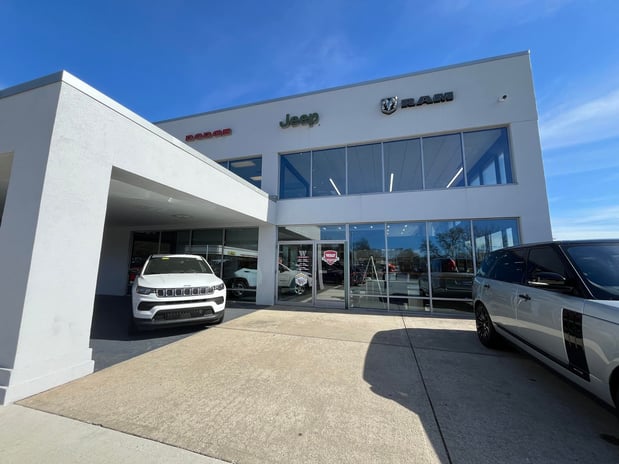 Images Jeff Wyler Chrysler Dodge Jeep RAM of Ft Thomas, Kentucky