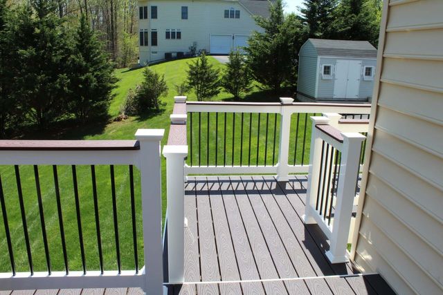 Images Barrick Deck and Fence