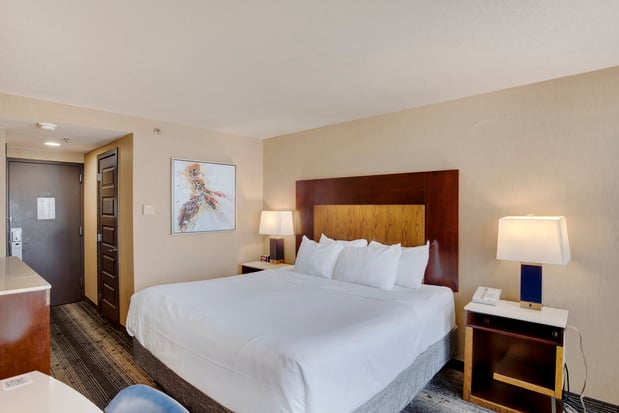 Images Crowne Plaza Harrisburg-Hershey by IHG