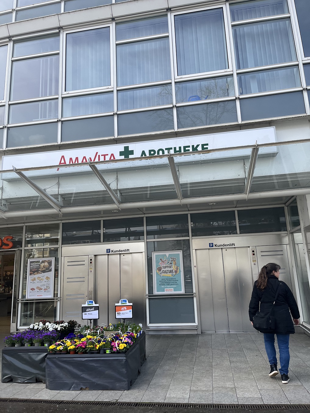 Amavita Apotheke Binningen, Gorenmattstrasse 17 in Binningen