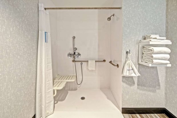 Images Hampton Inn Cardiff Beach Encinitas, CA