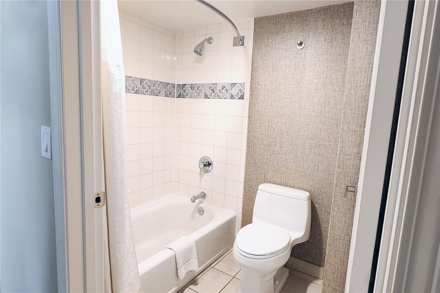 Guest room bath