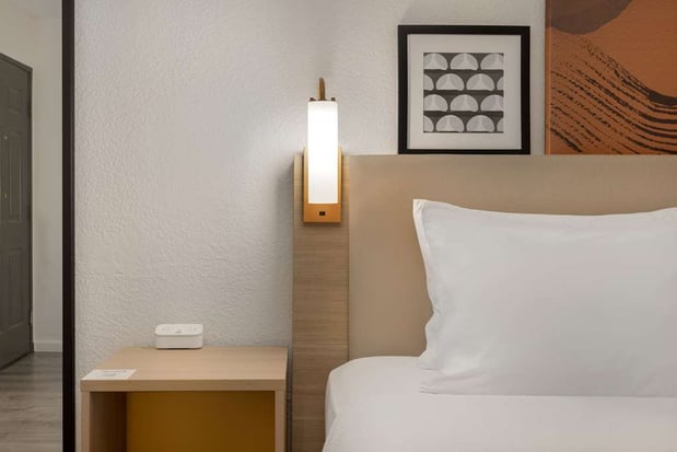 Images Spark by Hilton Rock Springs