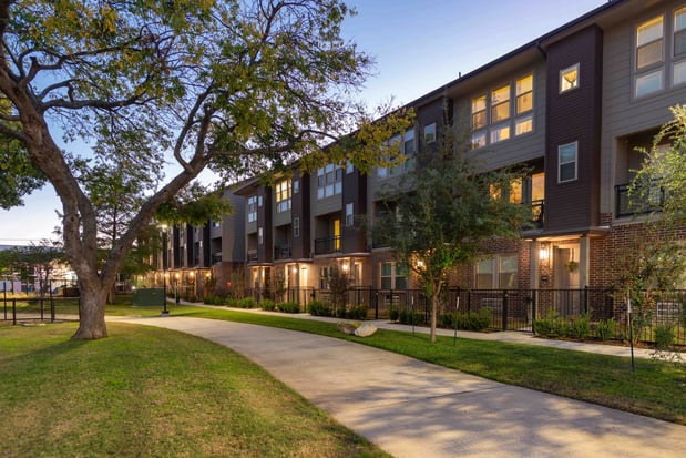 Images Midway Row House
