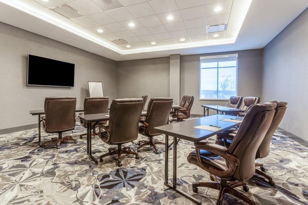 Images Holiday Inn & Suites Cedar Falls-Waterloo Event Ctr by IHG