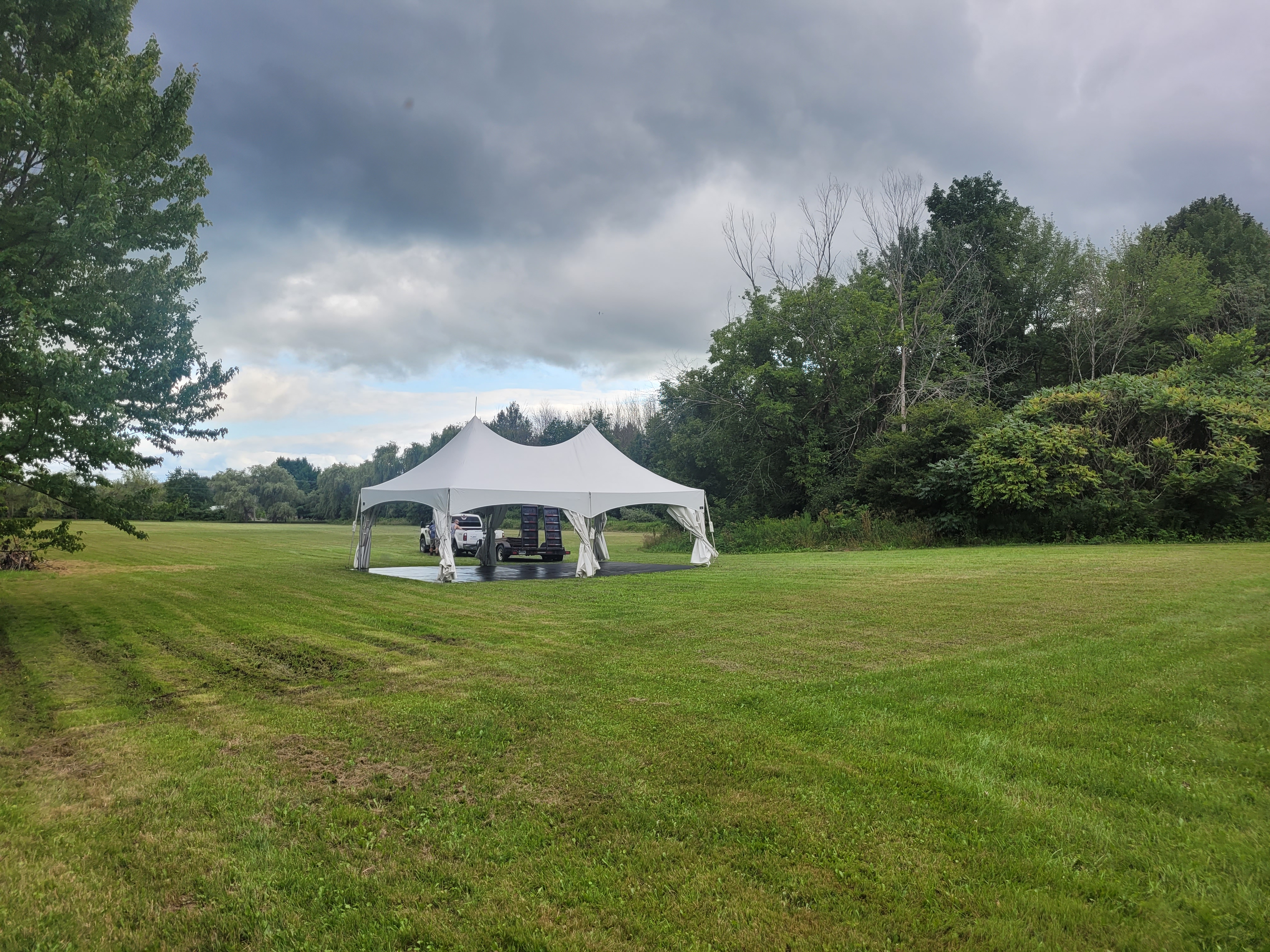 Images Les Abris St-Michel Inc. - Location de chapiteaux