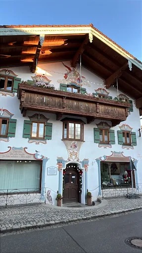 Bild 3 Graf Pachta Immobilien - Volljurist und Immobilienmakler Chiemgau in Marquartstein