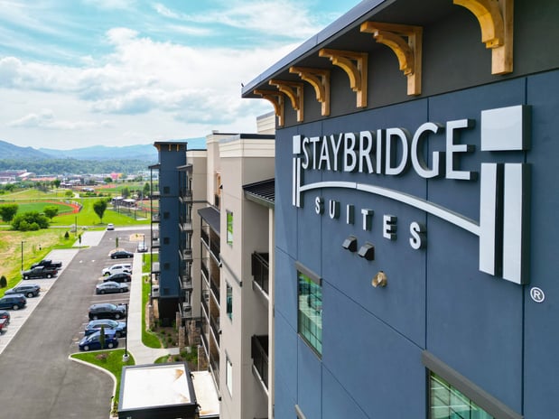 Images Staybridge Suites Pigeon Forge - Smoky Mtns by IHG