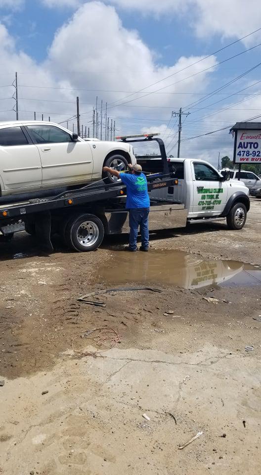Call now for a towing service you can count on!