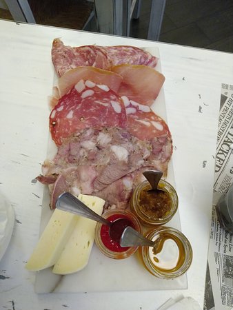 Images Antica Macelleria Pacini - Uscio e Bottega