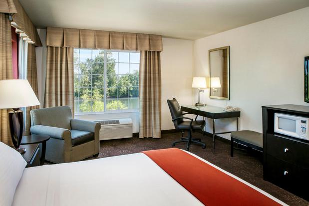 Images Holiday Inn Express Corvallis-on the River by IHG