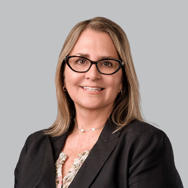 Headshot of Teresa Tompkins Appell, a wealth advisor at Chase