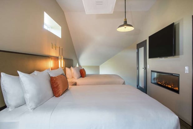 Images Hotel Saranac, Curio Collection by Hilton