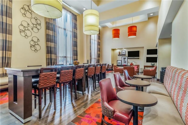 Images Hampton Inn & Suites Detroit/Airport-Romulus