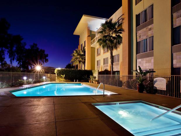 Images Holiday Inn Express & Suites Fremont - Milpitas Central by IHG