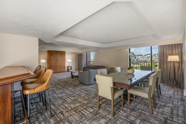 Images Crowne Plaza San Diego - Mission Valley by IHG