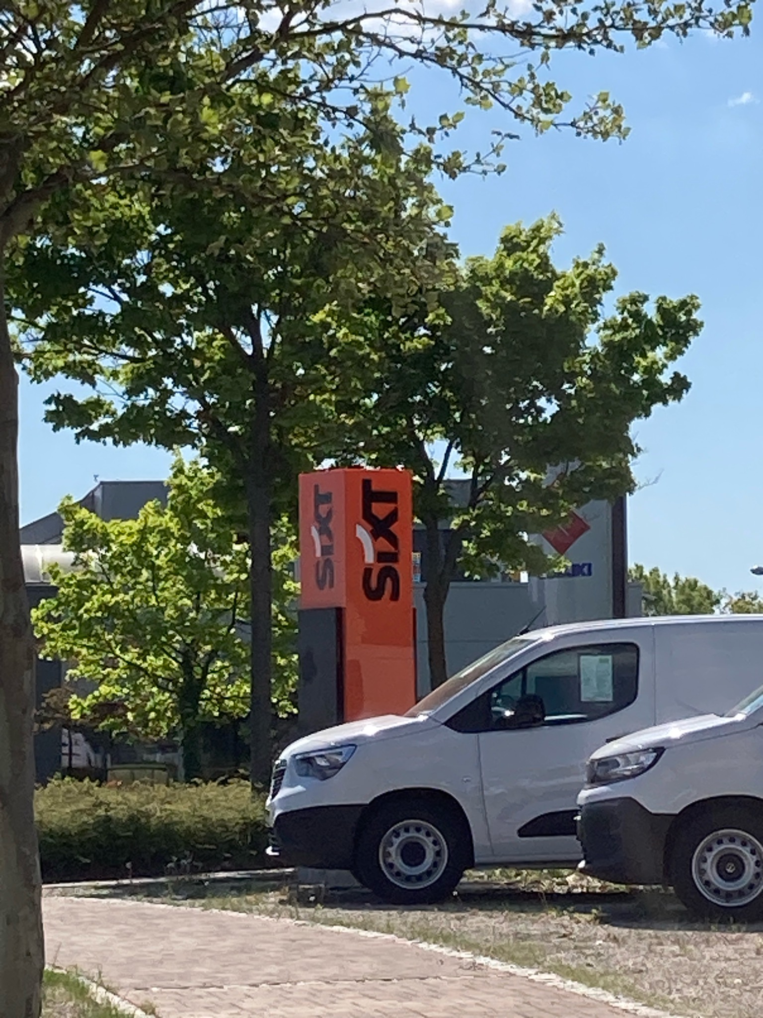 SIXT Autovermietung Saalfeld, Mittlerer Watzenbach 8 b in Saalfeld/Saale