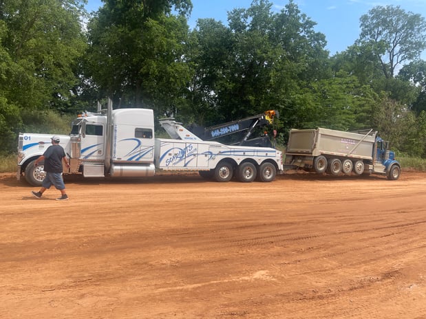 Images Scarletts towing & recovery