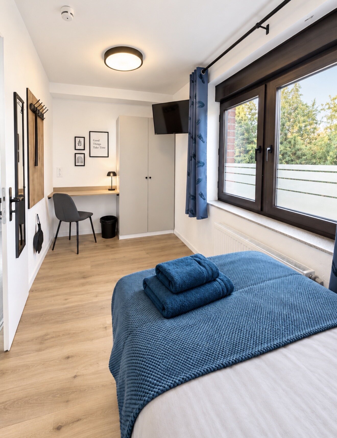HK ROOMS UG (haftungsbeschränkt), Merkatorstraße 5 in Grevenbroich
