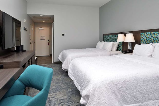 Images Hampton Inn Cedar Falls Downtown