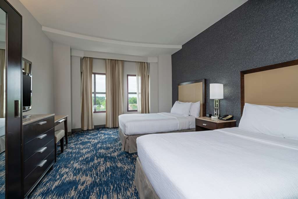 Guest room Embassy Suites by Hilton Alexandria Old Town Alexandria (703)684-5900