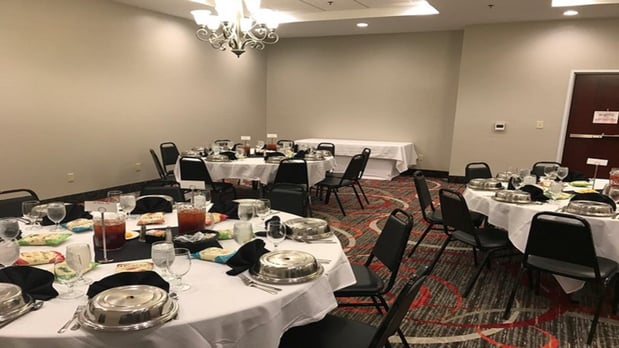 Images Holiday Inn & Suites Lafayette North by IHG