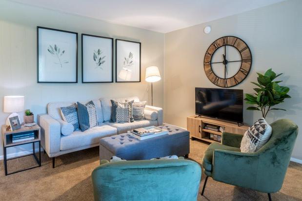 Images The Summit at Ridgewood Apartments & Townhomes