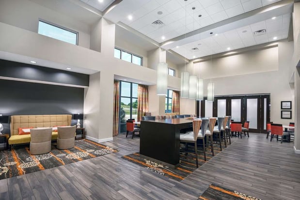 Images Hampton Inn & Suites San Antonio Brooks City Base