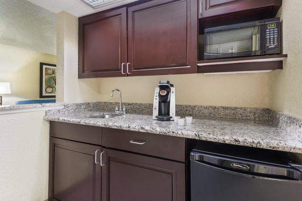 Images Holiday Inn Express & Suites Ft. Lauderdale-Plantation by IHG
