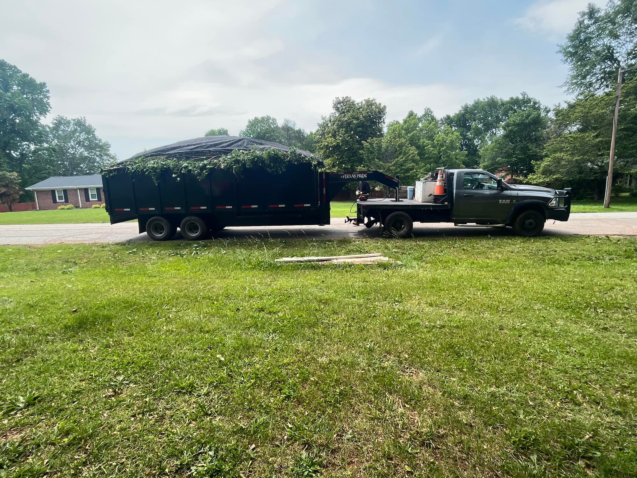 Hensley’s Tree Service and Land Management LLC Image