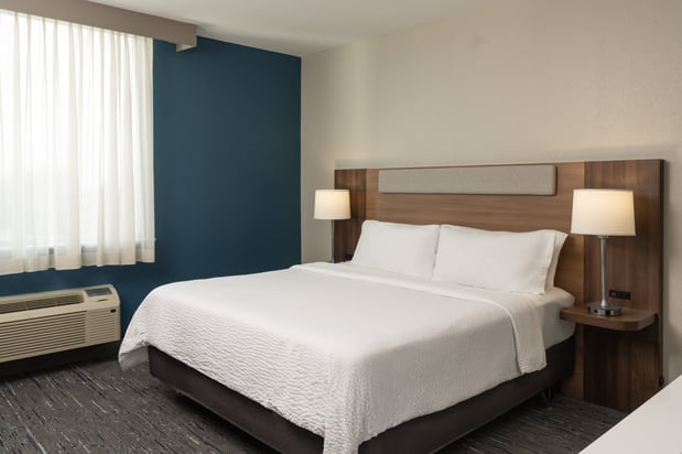 Images Holiday Inn Express Miami Airport-Blue Lagoon Area by IHG